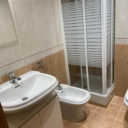 Aljaferia Apartmán *