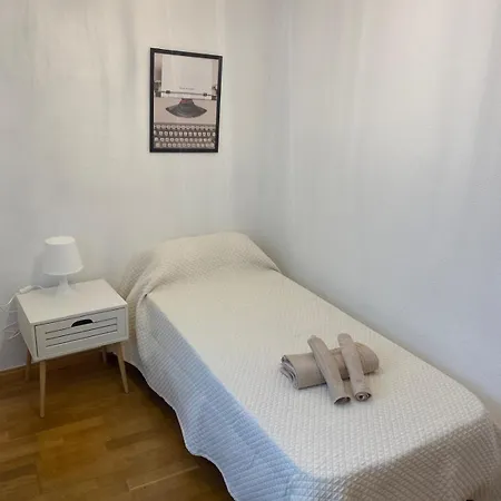 Aljaferia Apartman *